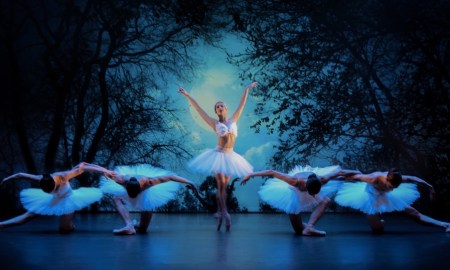 Melbourne Ballet Company in 'Archè'. Photo by Taylor-Ferné Morris.